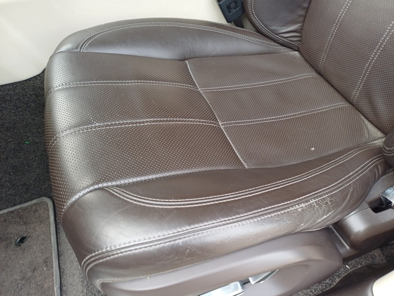 Used 2015 Range Rover Vogue SE for sale in Abu Dhabi